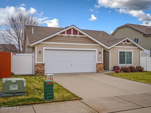 1988 E Dipper LOOP, Post Falls, ID 83854
