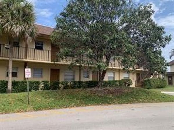 432 Lakeside Dr, Unit 153, Margate, FL 33063