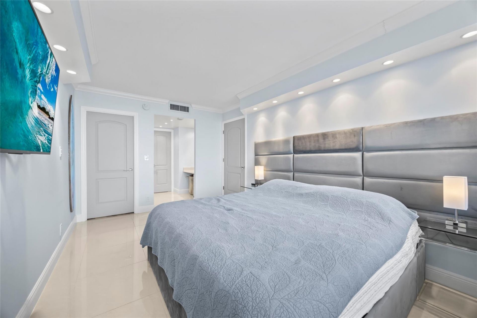 2030 S Ocean Drive, Unit 1216, Hallandale Beach, FL 33009 Photo