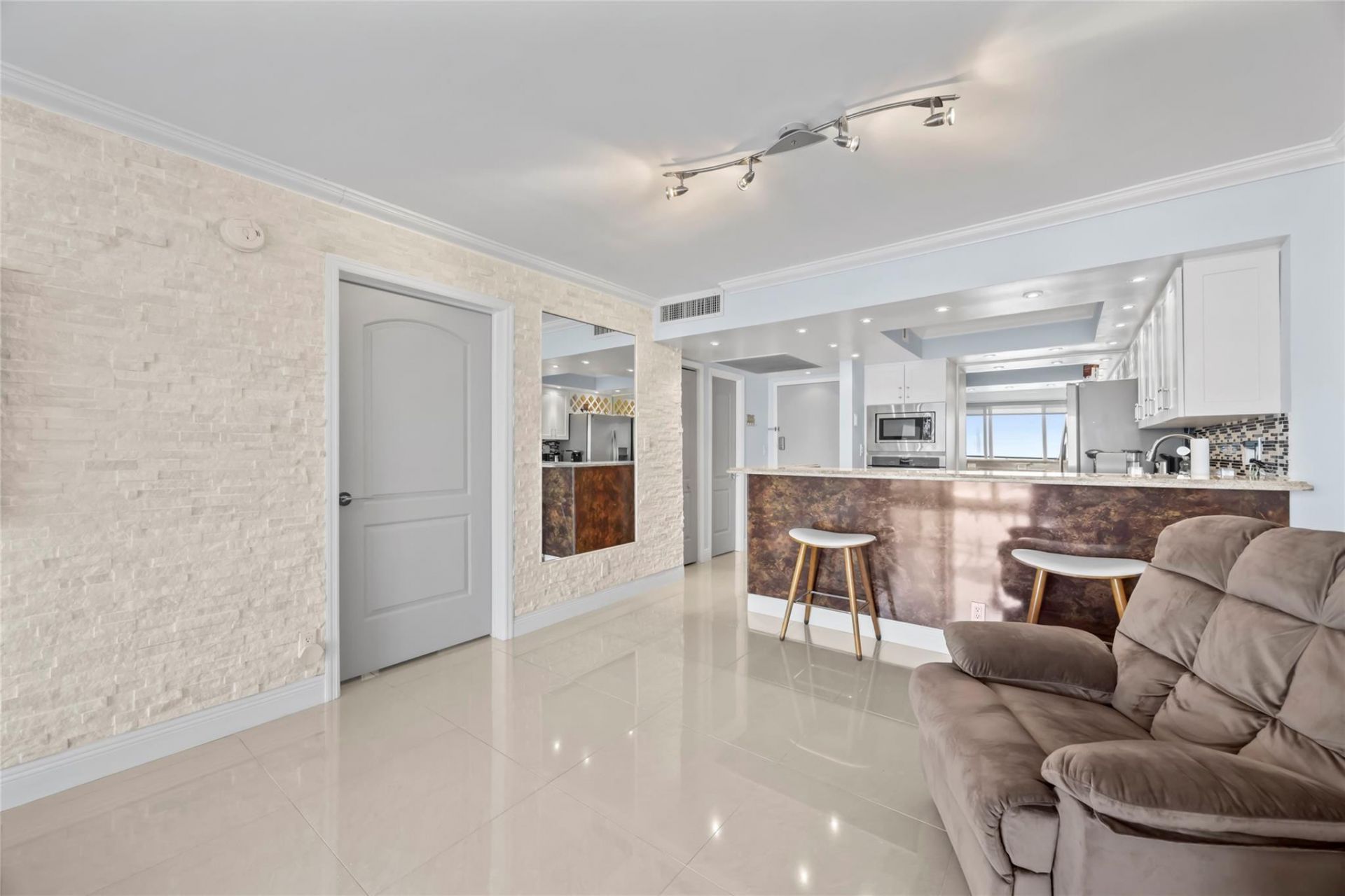 2030 S Ocean Drive, Unit 1216, Hallandale Beach, FL 33009 Photo