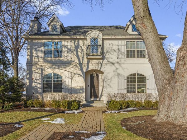 629 Kenwood Avenue , Libertyville, IL 60048