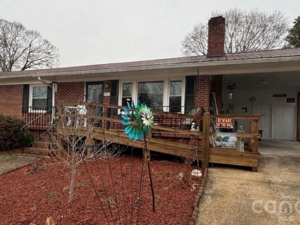 503 9th Avenue SW, Conover, NC 28613