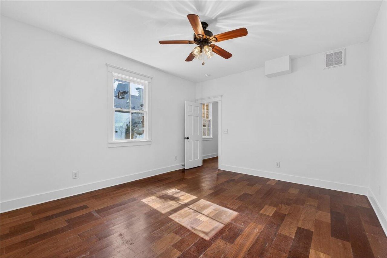 66 America Street Photo 40