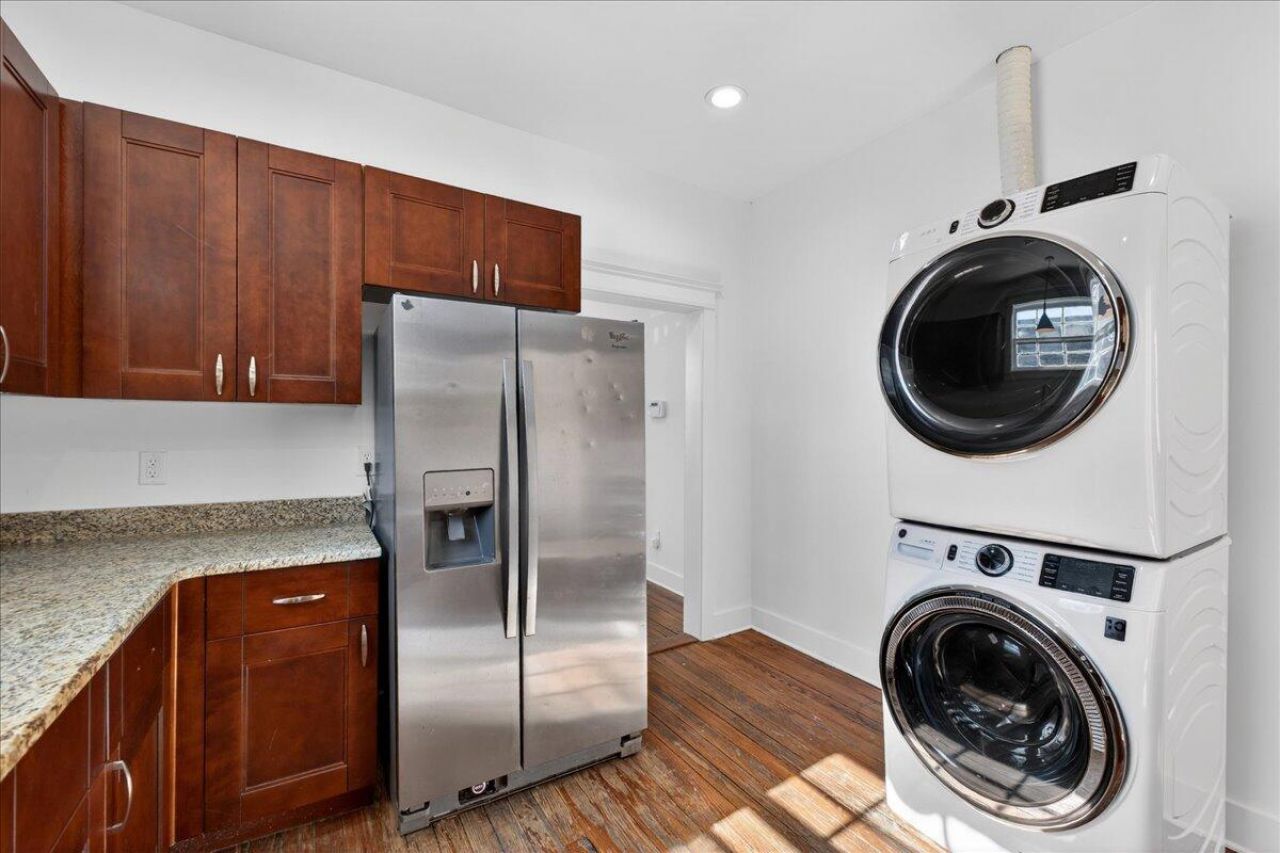 66 America Street Photo 5