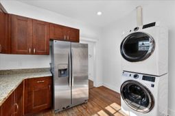 66 America Street photo 4