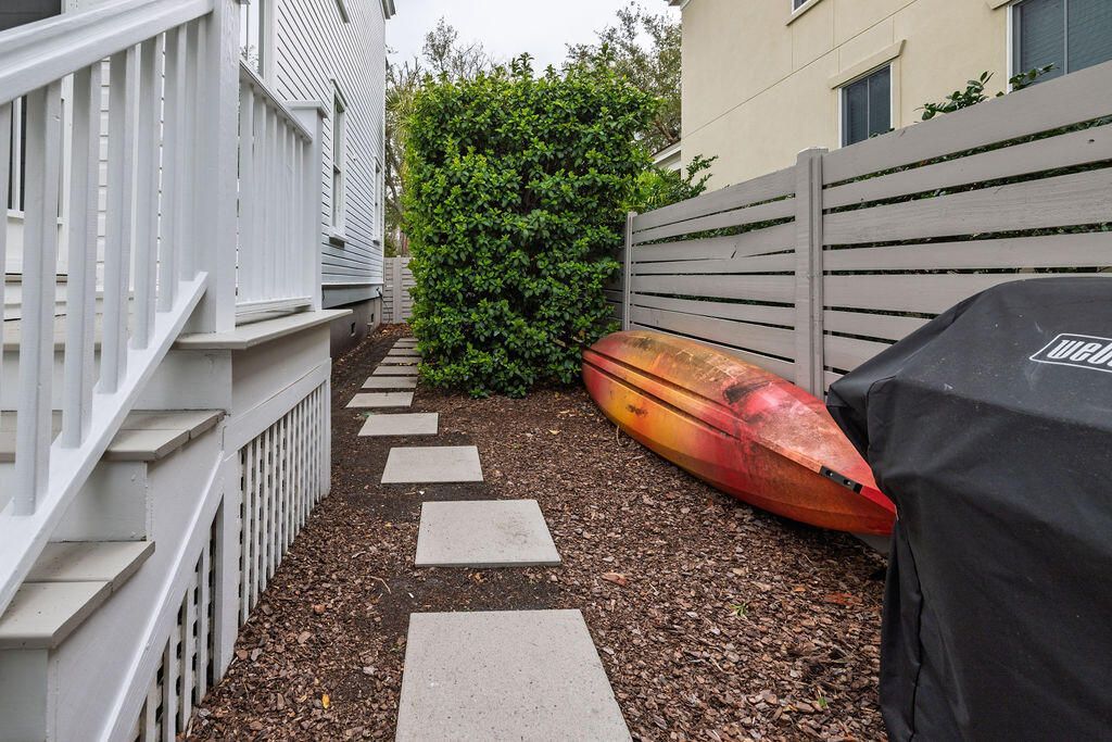 281 N Shelmore Boulevard Photo 37