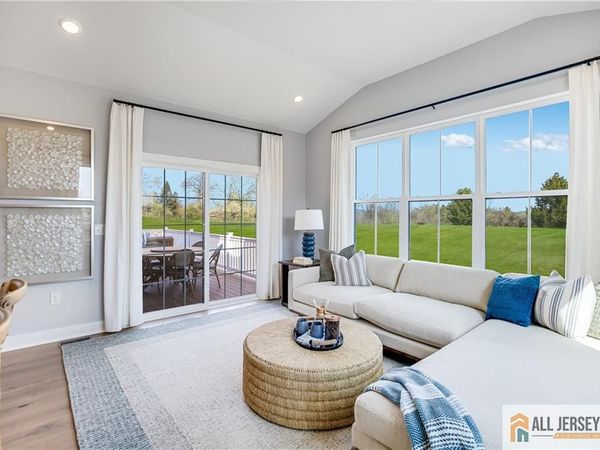 47 Aaron Truehart Way, Titusville, NJ 08560