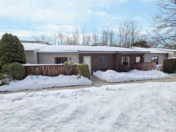 786 Hilltop Court , Coram, NY 11727