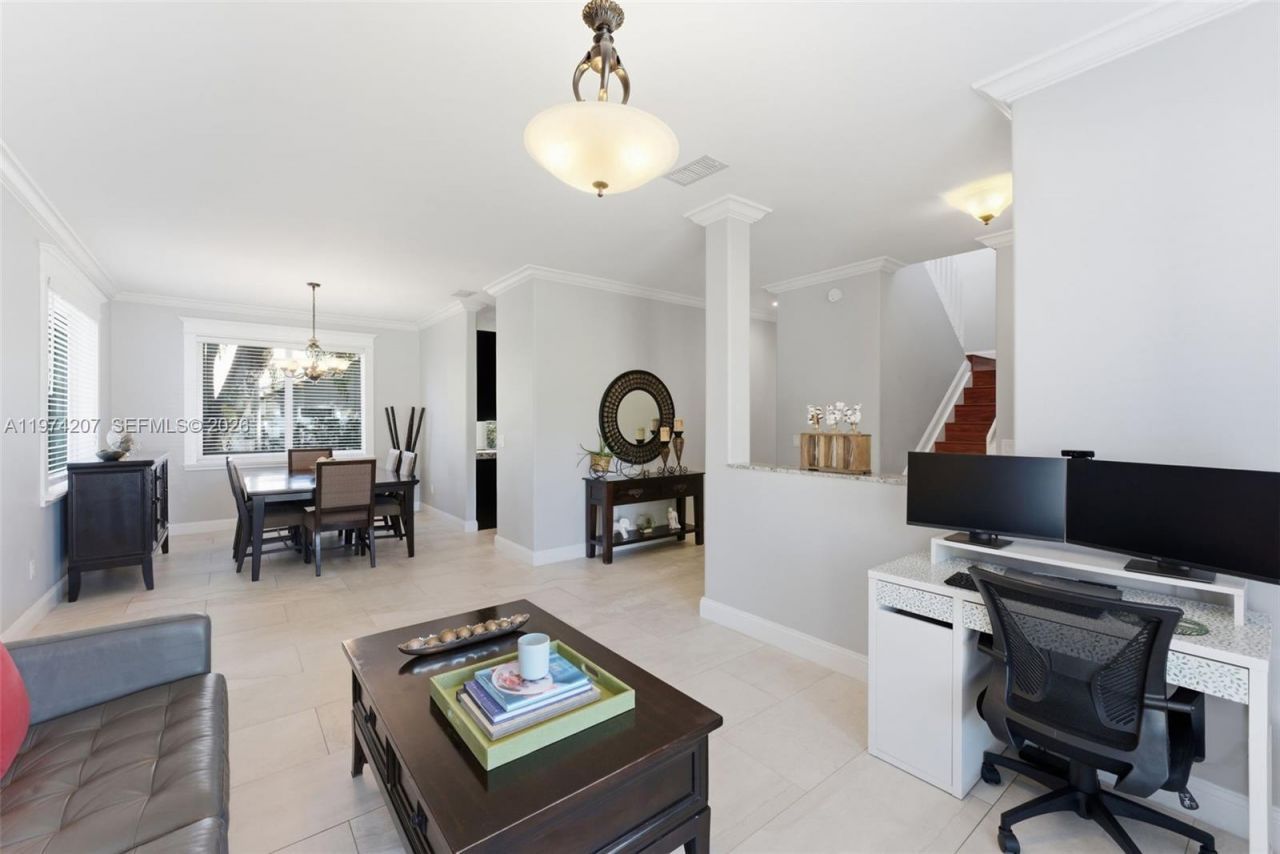 1521 NW 178th Ter, Pembroke Pines, FL 33029 Photo