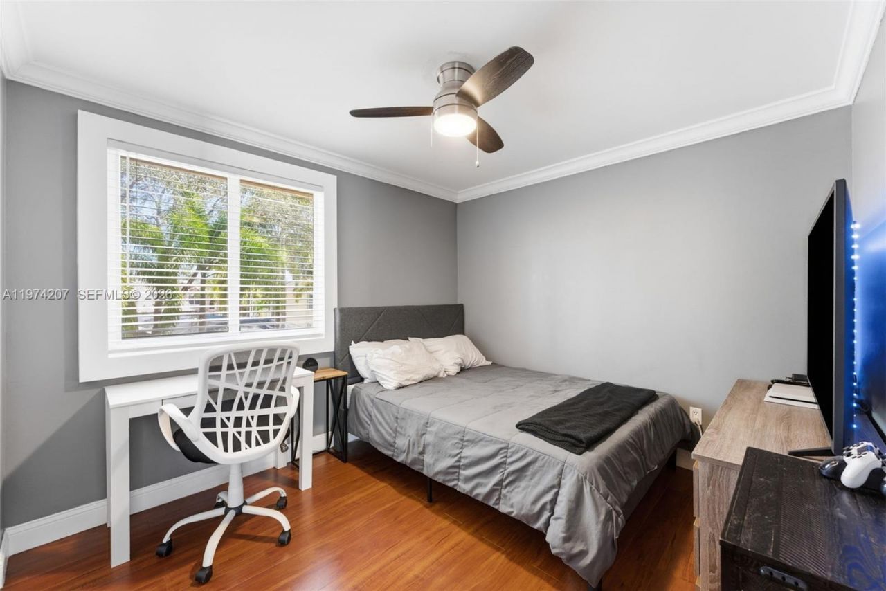 1521 NW 178th Ter, Pembroke Pines, FL 33029 Photo