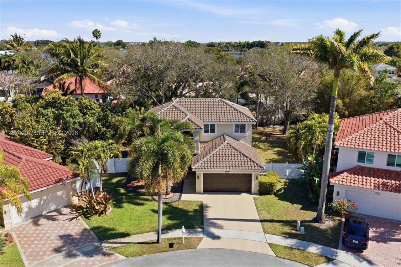 1521 NW 178th Ter, Pembroke Pines, FL 33029 Photo