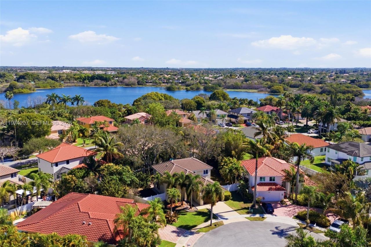 1521 NW 178th Ter, Pembroke Pines, FL 33029 Photo