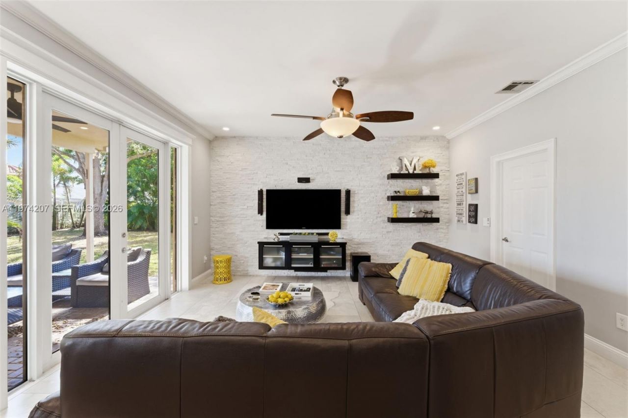 1521 NW 178th Ter, Pembroke Pines, FL 33029 Photo