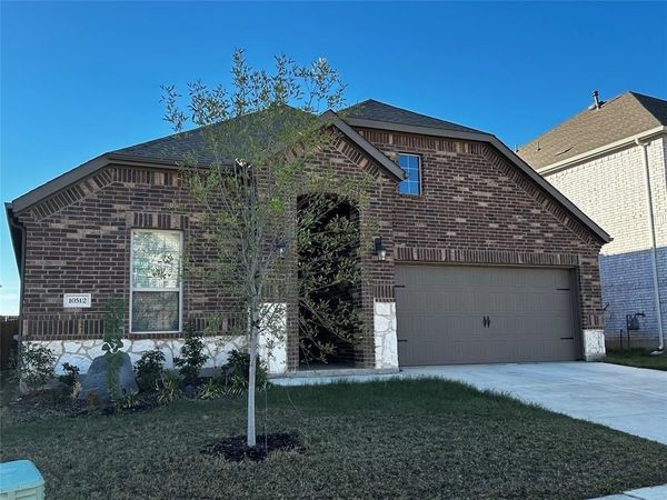 10512 Autumn Leaves Lane, Aubrey, TX 76227