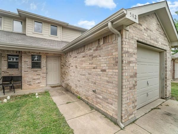 542 Mast Court, Crowley, TX 76036
