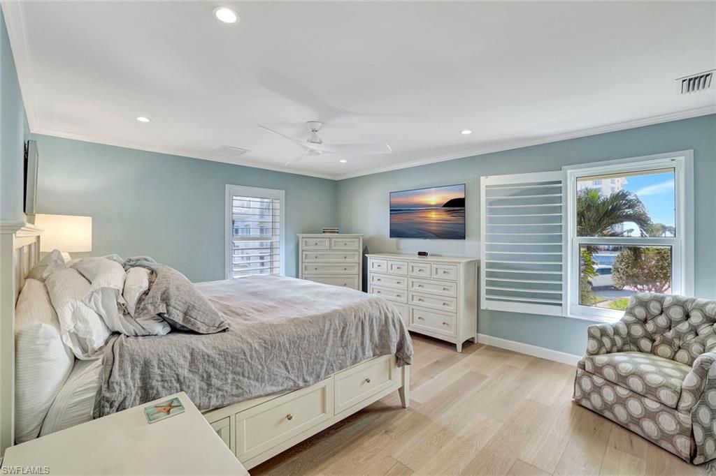 2850 Gulf Shore Blvd N, Unit 201, Naples, FL 34103 Photo