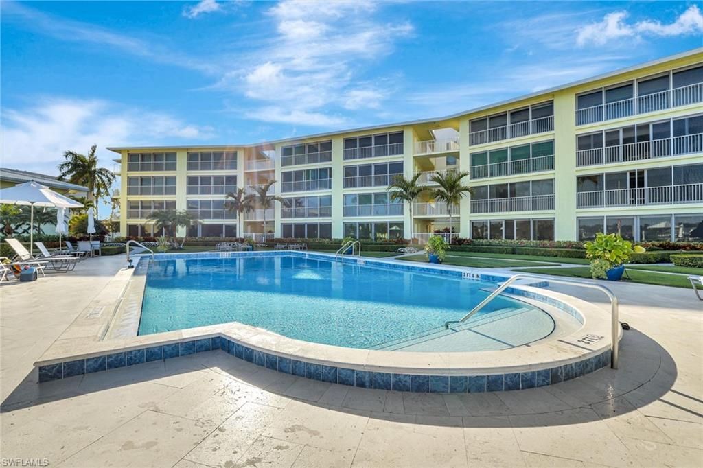 2850 Gulf Shore Blvd N, Unit 201, Naples, FL 34103 Photo