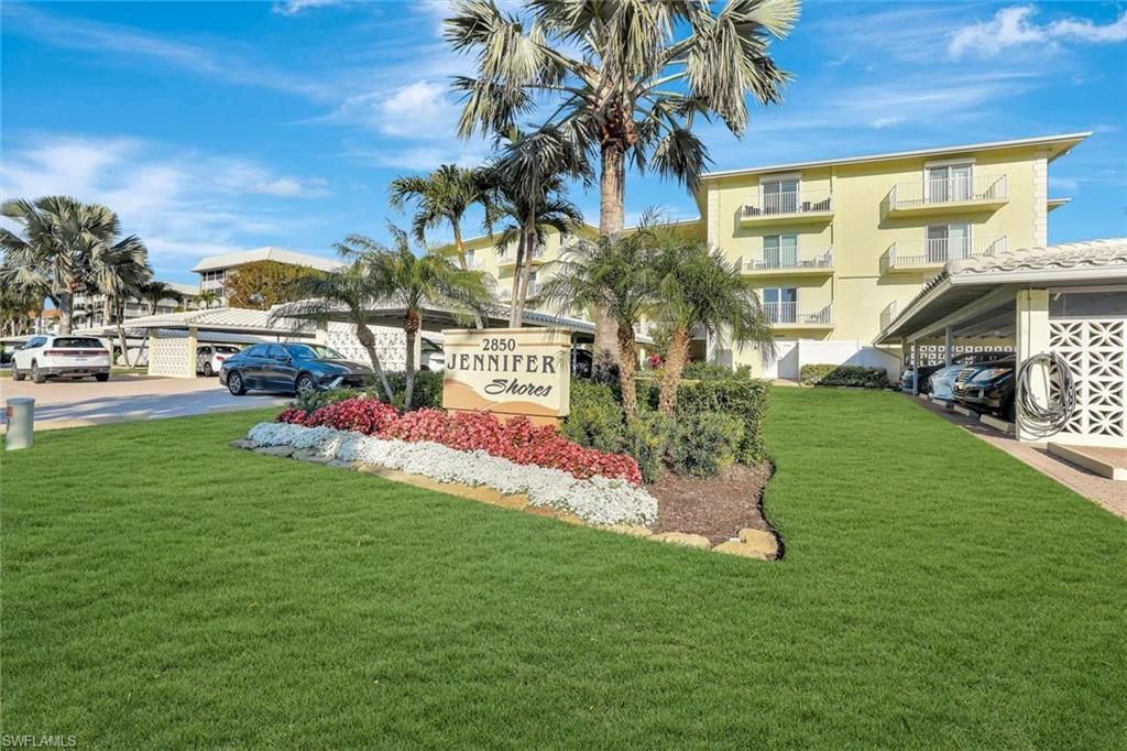 2850 Gulf Shore Blvd N, Unit 201, Naples, FL 34103 Photo