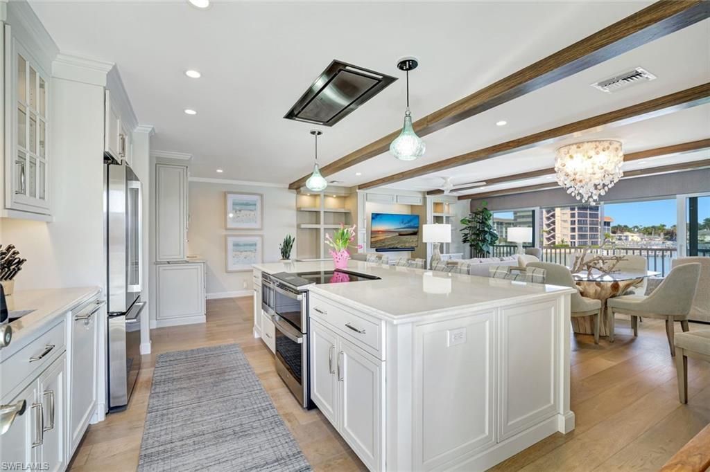 2850 Gulf Shore Blvd N, Unit 201, Naples, FL 34103 Photo