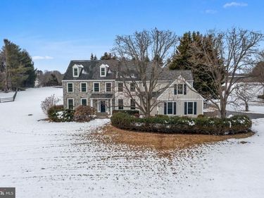 825 BAINBRIDGE DRIVE , WEST CHESTER, PA 19382