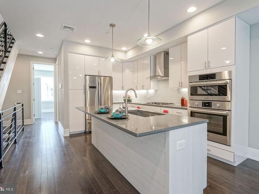1006 S 17th Street, Unit B, Philadelphia, PA 19146 Main Photo