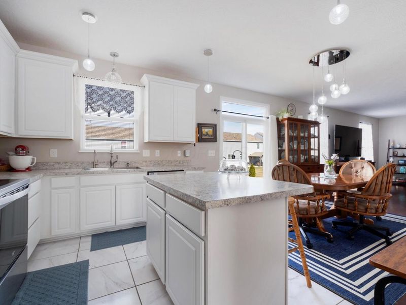 94 Sandburg Drive, Lithopolis, OH 43136 Photo 3