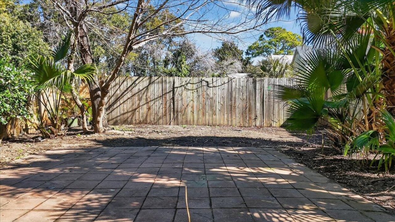 66 America Street  Photo 22