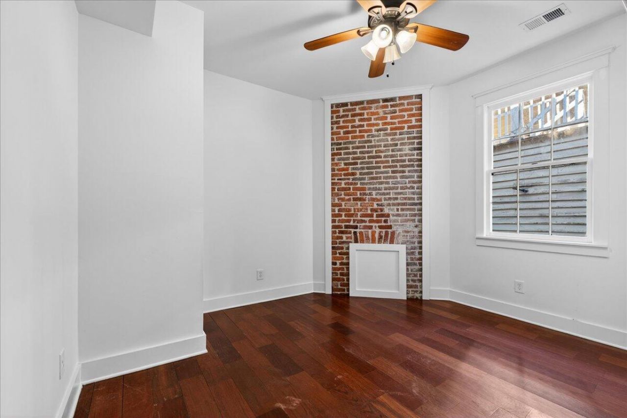 66 America Street  Photo 32