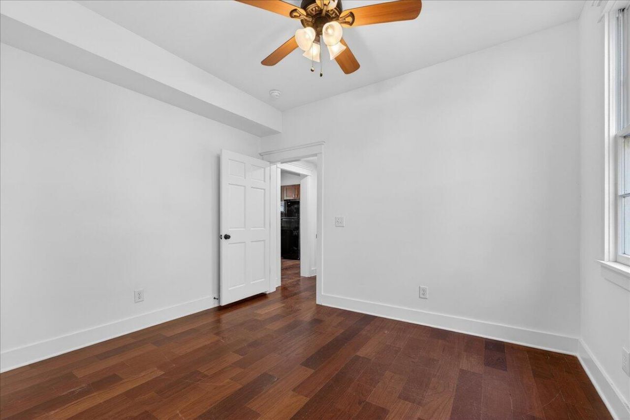 66 America Street  Photo 35