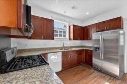 66 America Street  photo 4