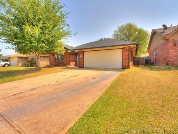 405 Crestland Dr East Avenue, Norman, OK 73071