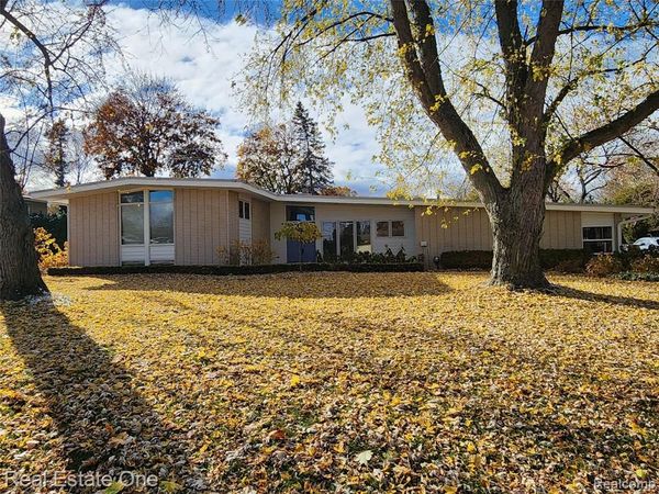 6660 Woodbank Drive , Bloomfield Hills, MI 48301