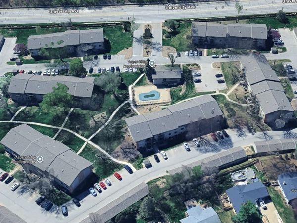 9557 University Avenue, Unit 16, Clive, IA 50325