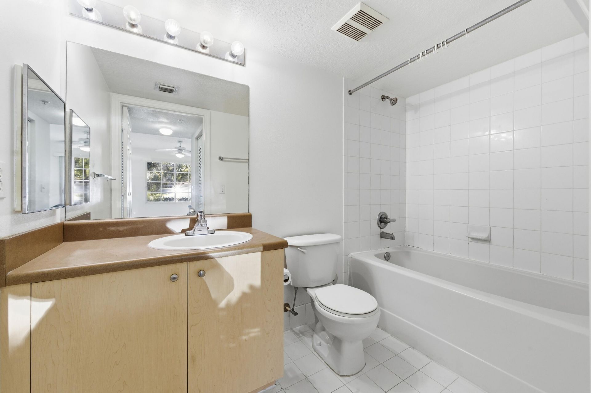 4200 San Marino Boulevard, Unit 107, West Palm Beach, FL 33409 Photo