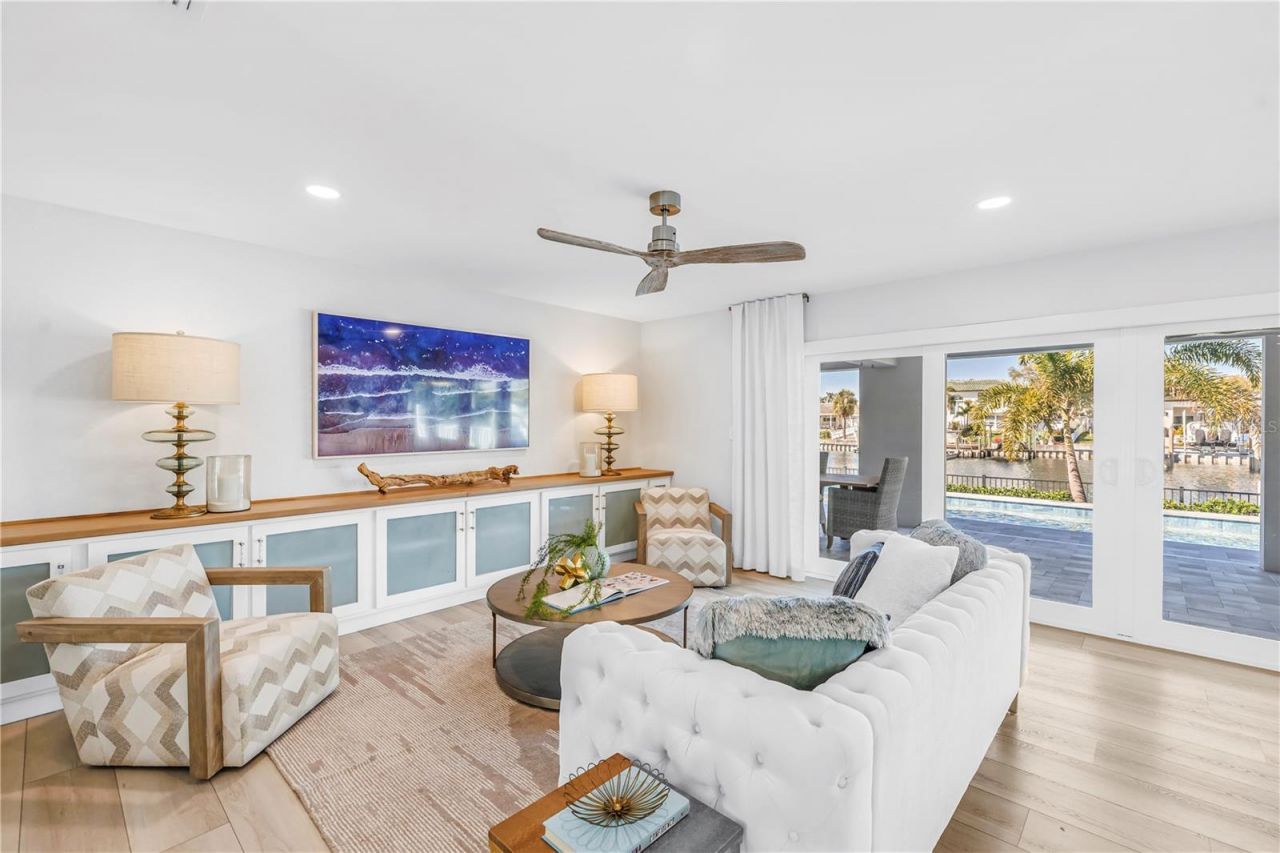 1093 42nd Avenue Ne, Saint Petersburg, FL 33703 Photo