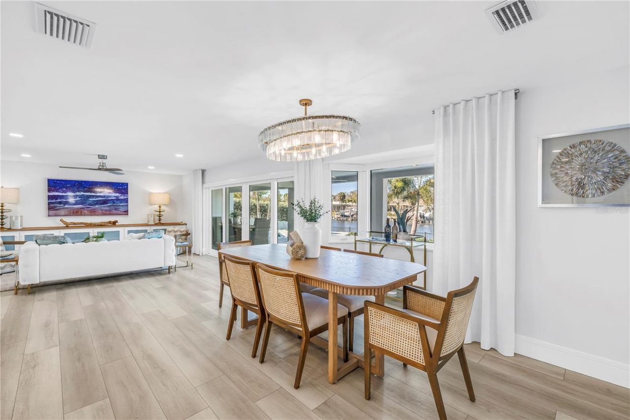 1093 42nd Avenue Ne, Saint Petersburg, FL 33703 Photo