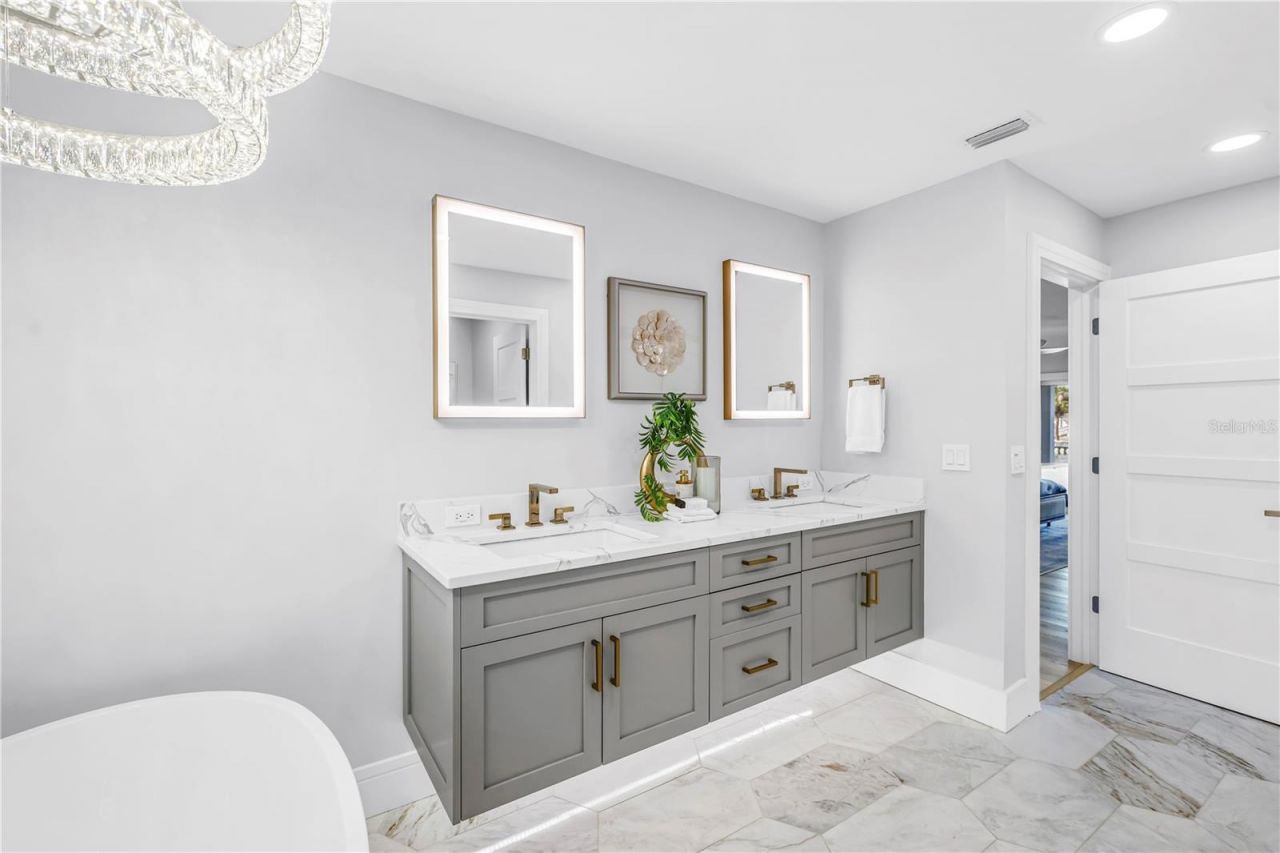 1093 42nd Avenue Ne, Saint Petersburg, FL 33703 Photo