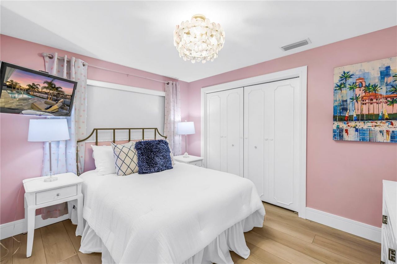 1093 42nd Avenue Ne, Saint Petersburg, FL 33703 Photo