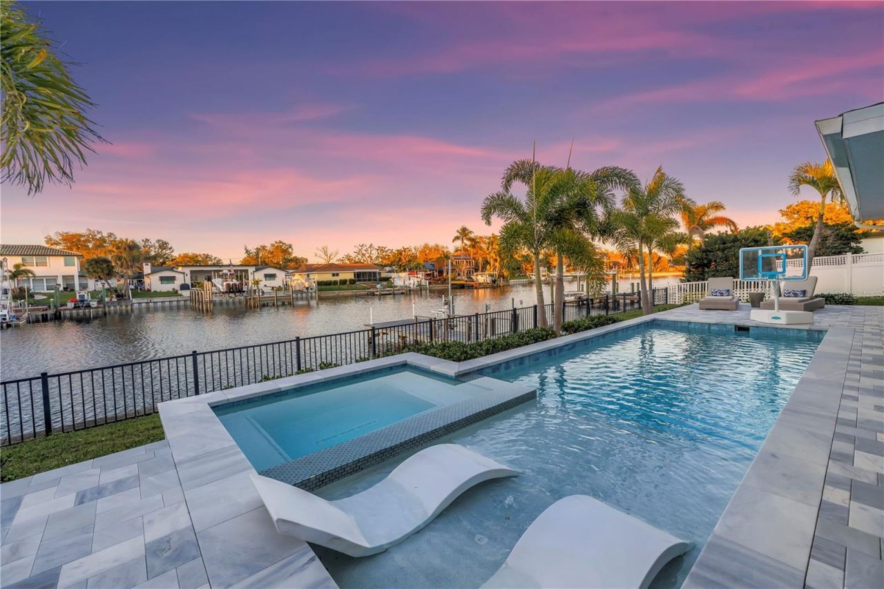 1093 42nd Avenue Ne, Saint Petersburg, FL 33703 Photo