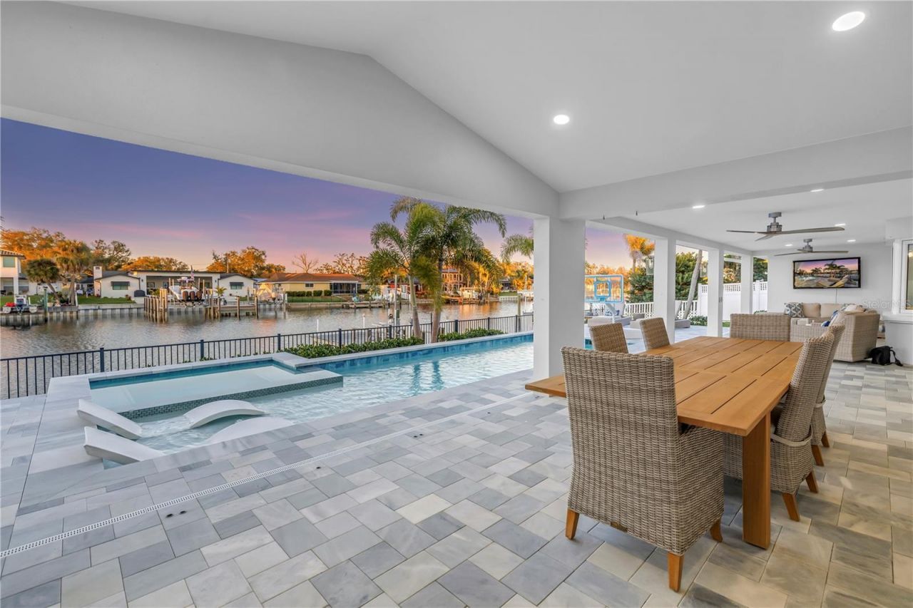 1093 42nd Avenue Ne, Saint Petersburg, FL 33703 Photo