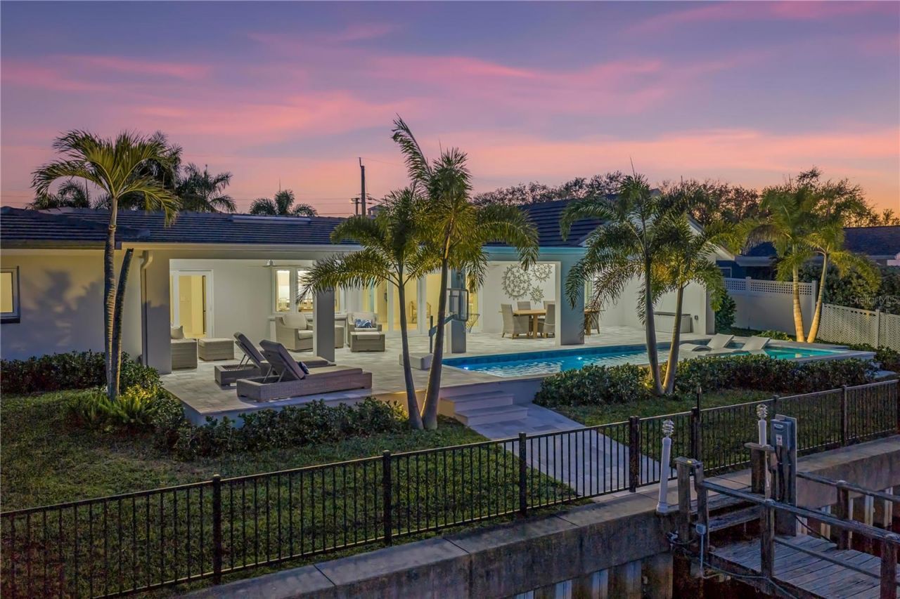 1093 42nd Avenue Ne, Saint Petersburg, FL 33703 Photo