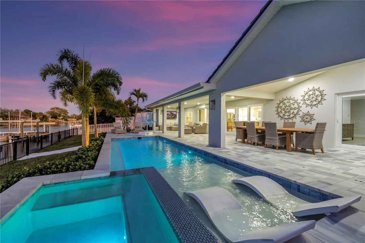 1093 42nd Avenue Ne, Saint Petersburg, FL 33703 Photo