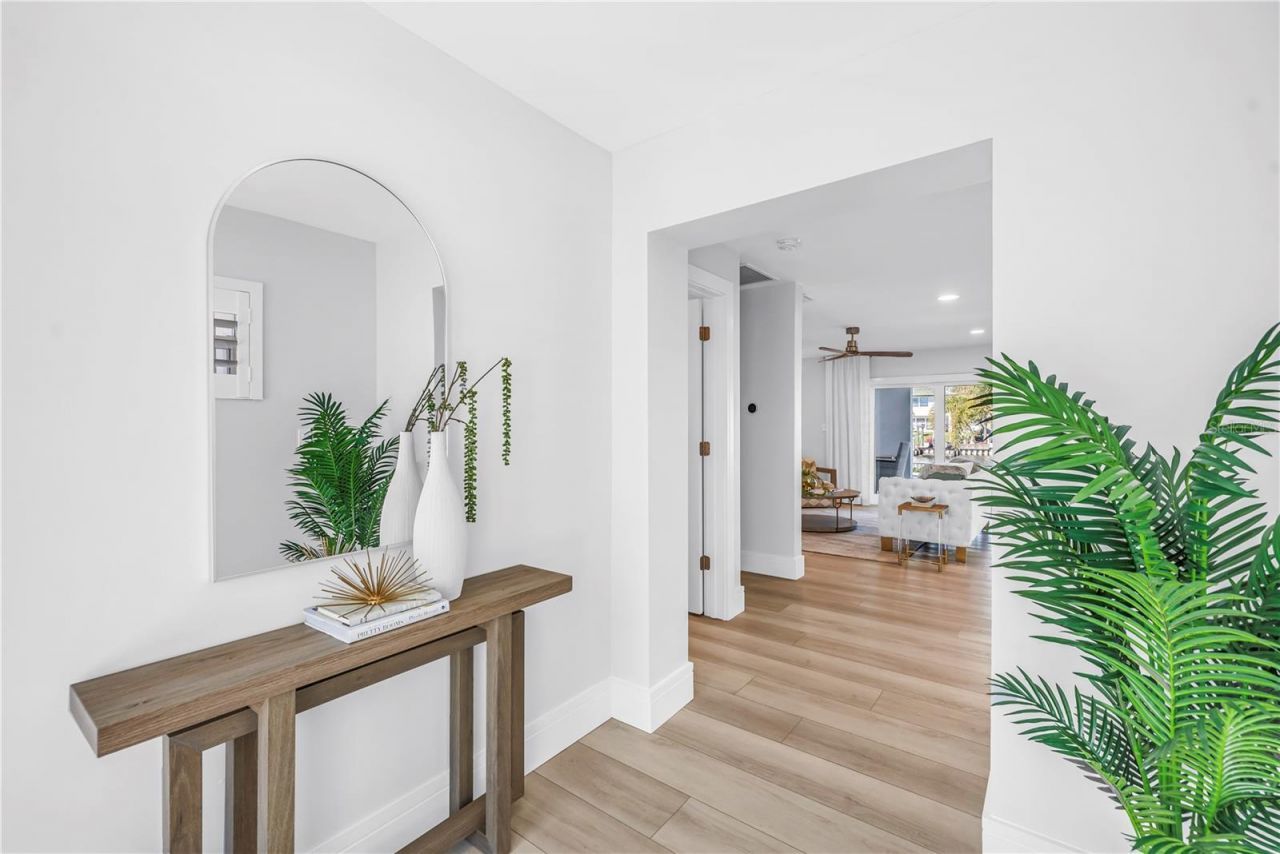 1093 42nd Avenue Ne, Saint Petersburg, FL 33703 Photo