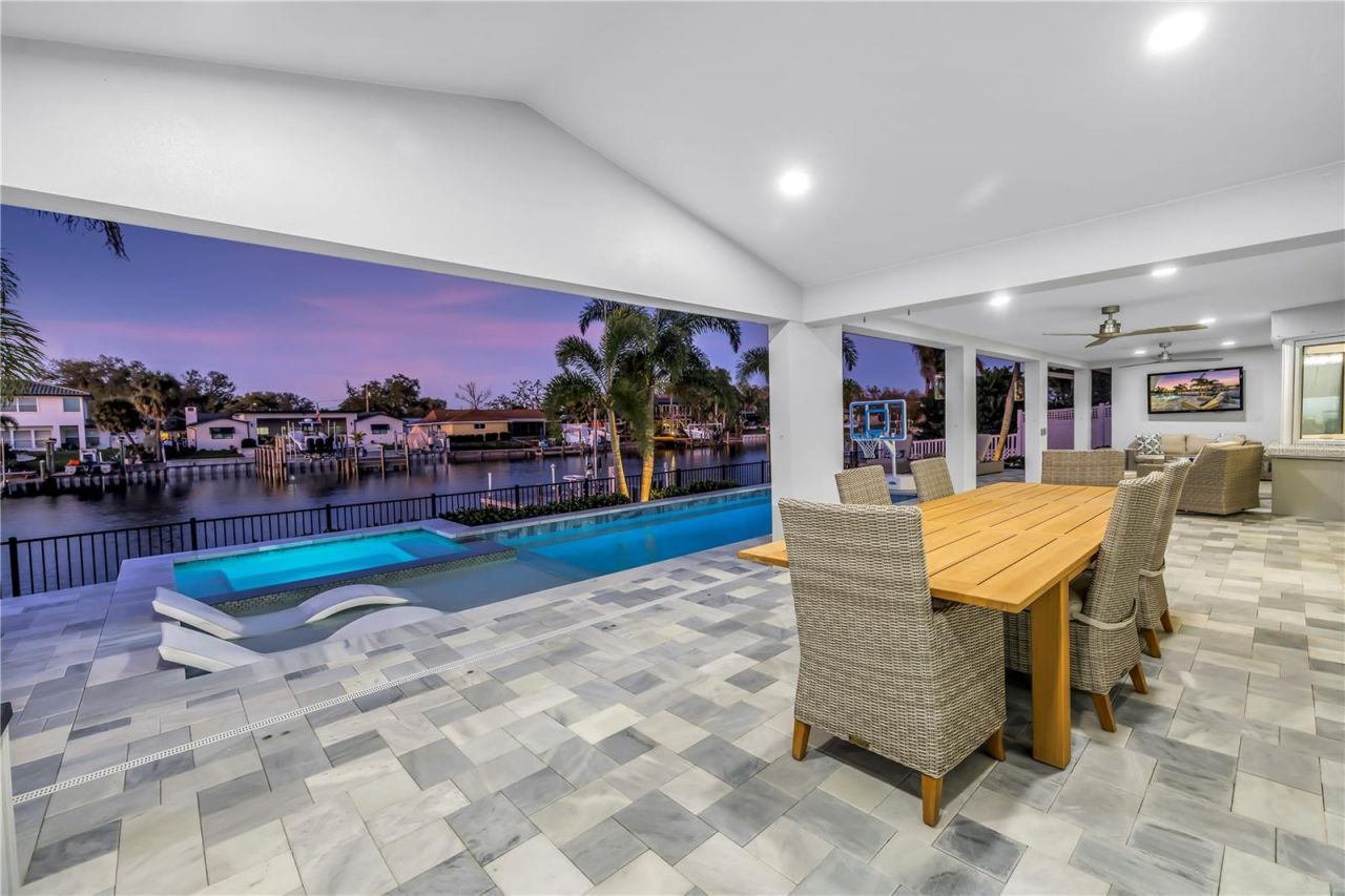 1093 42nd Avenue Ne, Saint Petersburg, FL 33703 Photo