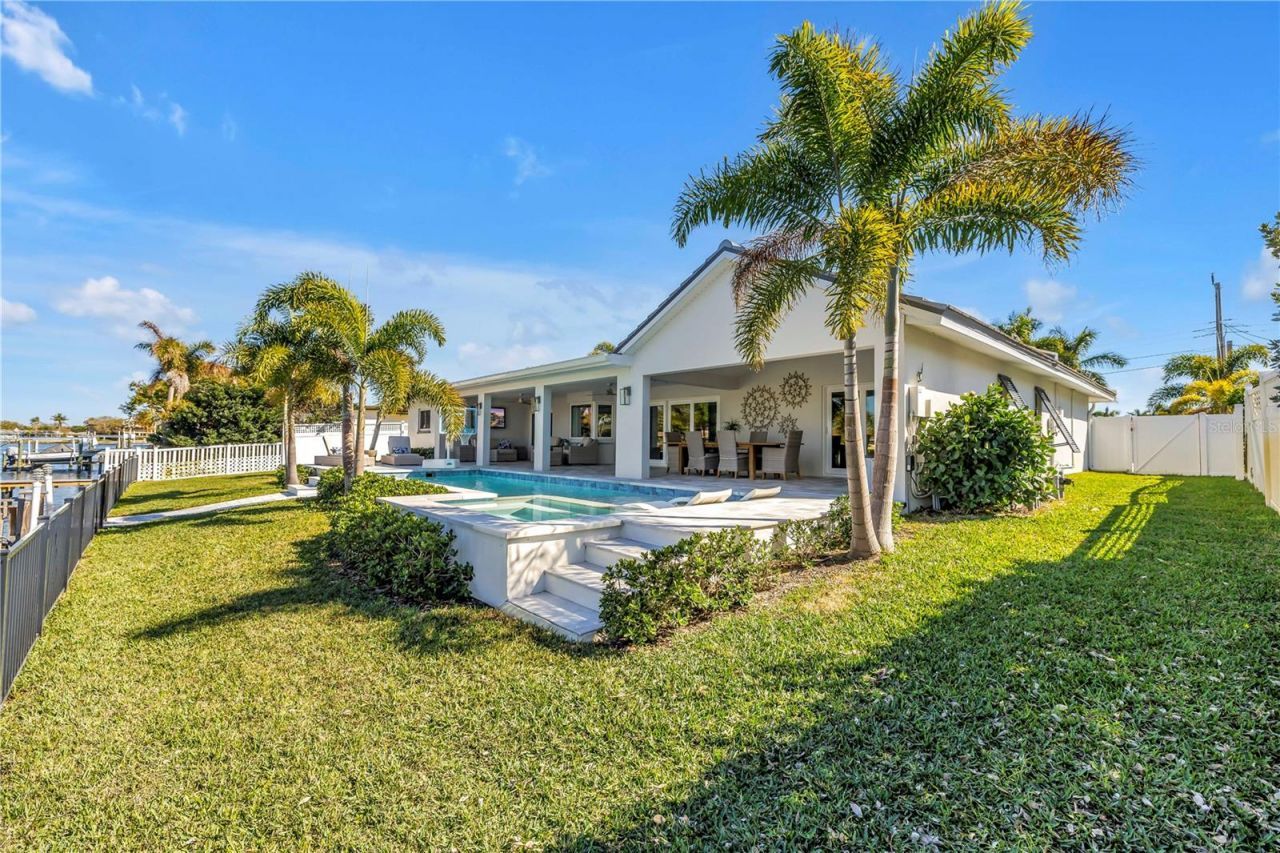 1093 42nd Avenue Ne, Saint Petersburg, FL 33703 Photo