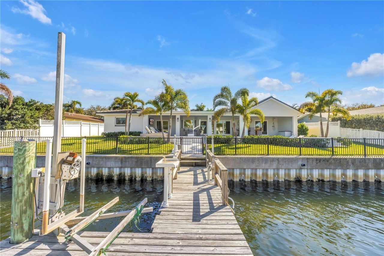 1093 42nd Avenue Ne, Saint Petersburg, FL 33703 Photo