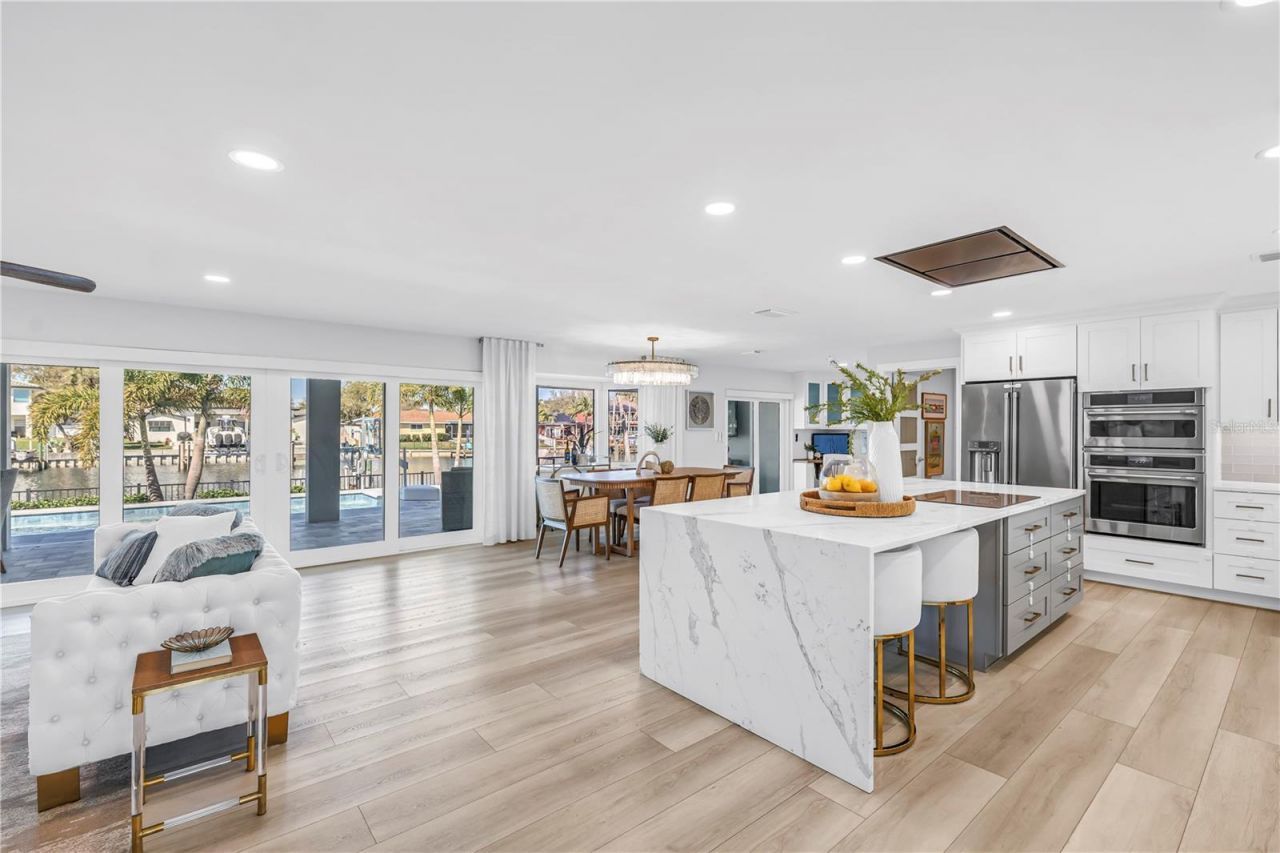 1093 42nd Avenue Ne, Saint Petersburg, FL 33703 Photo