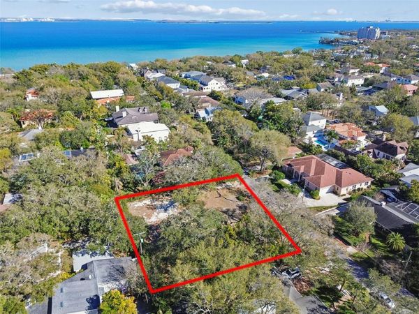 3015 W FAIR OAKS AVENUE , TAMPA, FL 33611