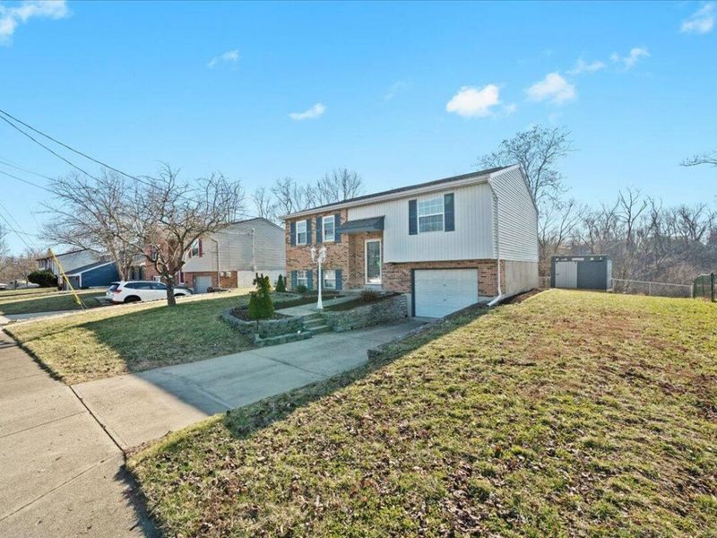 2237 Wideview Dr Drive, Covington, KY 41011 Photo 2