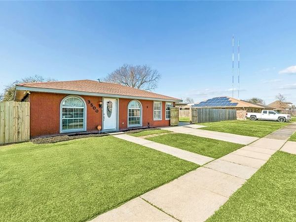 3500 DAUTERIVE Drive, Chalmette, LA 70043